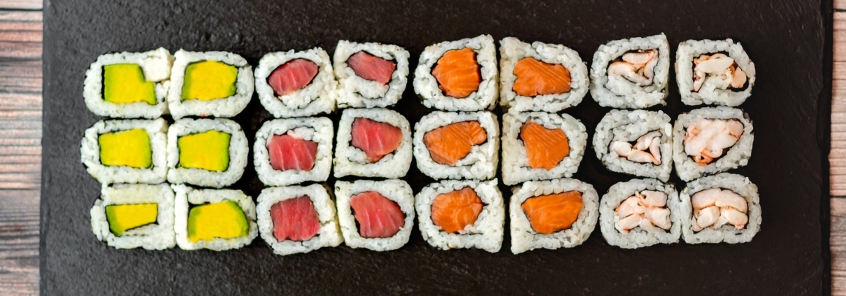 Sushi - leckeres Essen in Algen eingewickelt